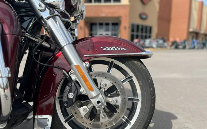 2015 Harley-Davidson® FLHTCUL Electra Glide® Ultra Classic® Low Mysterious Red Sunglow 642962