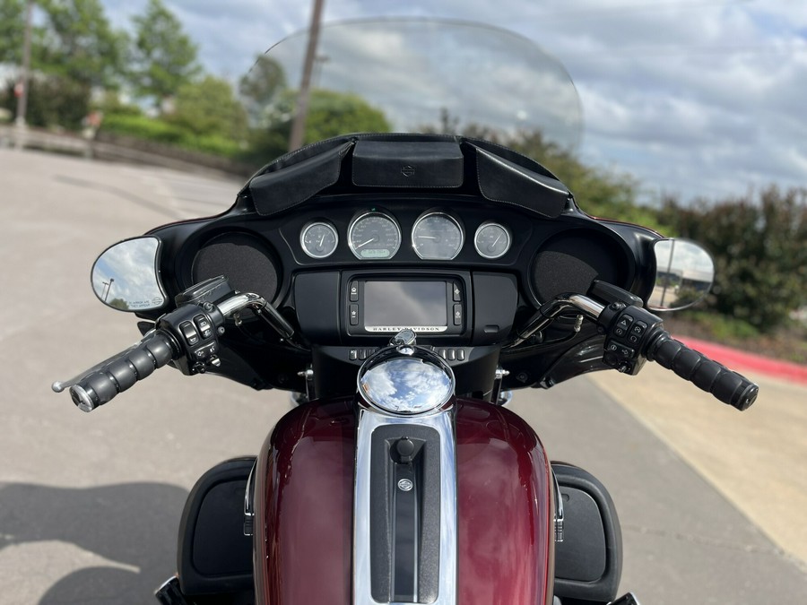 2015 Harley-Davidson® FLHTCUL Electra Glide® Ultra Classic® Low Mysterious Red Sunglow 642962