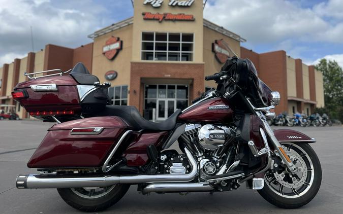 2015 Harley-Davidson® FLHTCUL Electra Glide® Ultra Classic® Low Mysterious Red Sunglow 642962