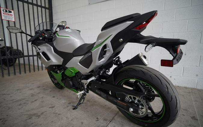 2024 Kawasaki Ninja® 7 Hybrid ABS