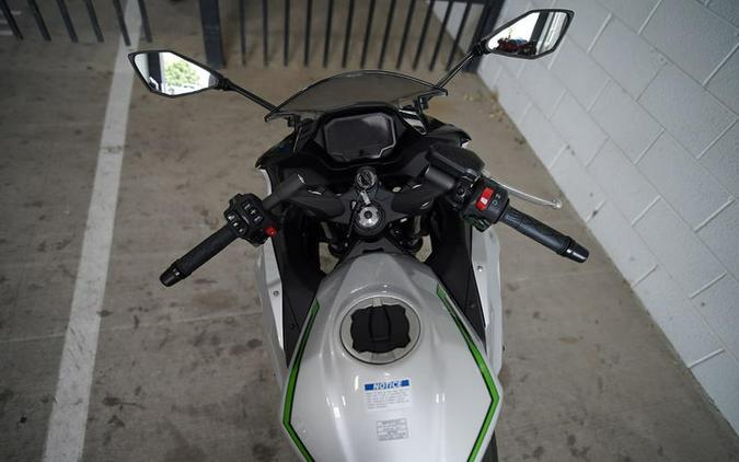 2024 Kawasaki Ninja® 7 Hybrid ABS