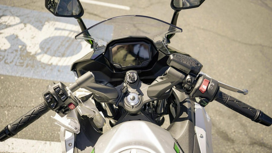 2024 Kawasaki Ninja® 7 Hybrid ABS
