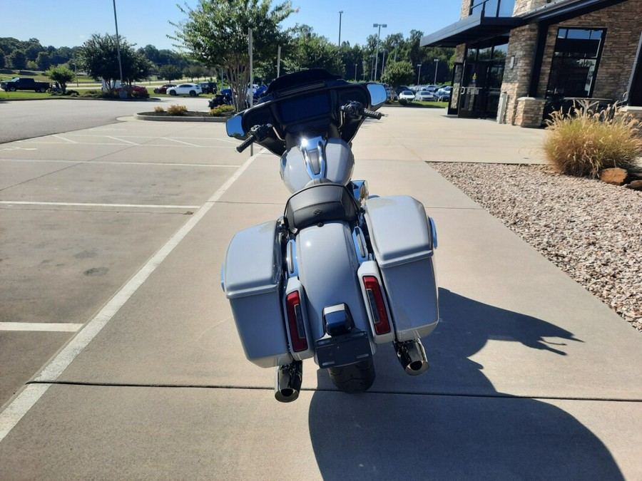 2025 Harley-Davidson® Street Glide® Billiard Gray