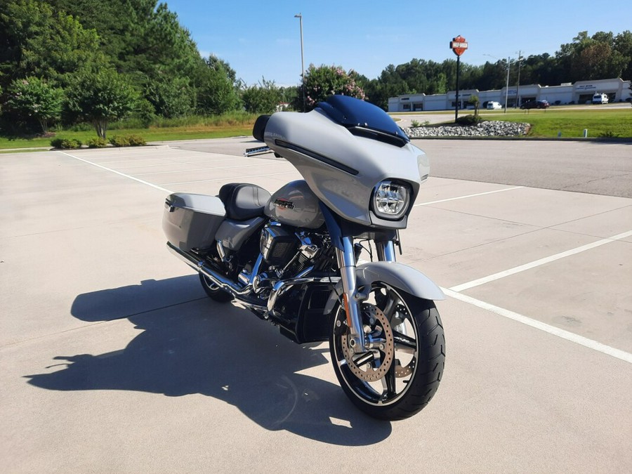 2025 Harley-Davidson® Street Glide® Billiard Gray