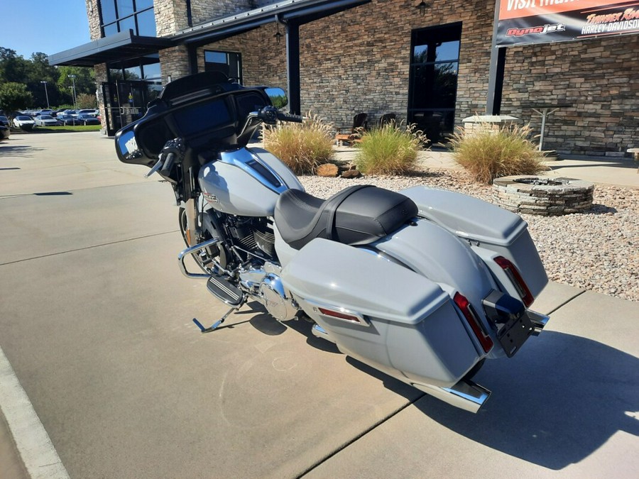 2025 Harley-Davidson® Street Glide® Billiard Gray
