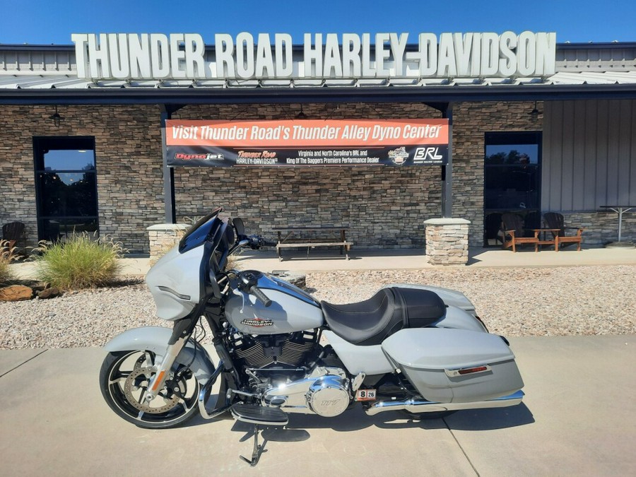 2025 Harley-Davidson® Street Glide® Billiard Gray