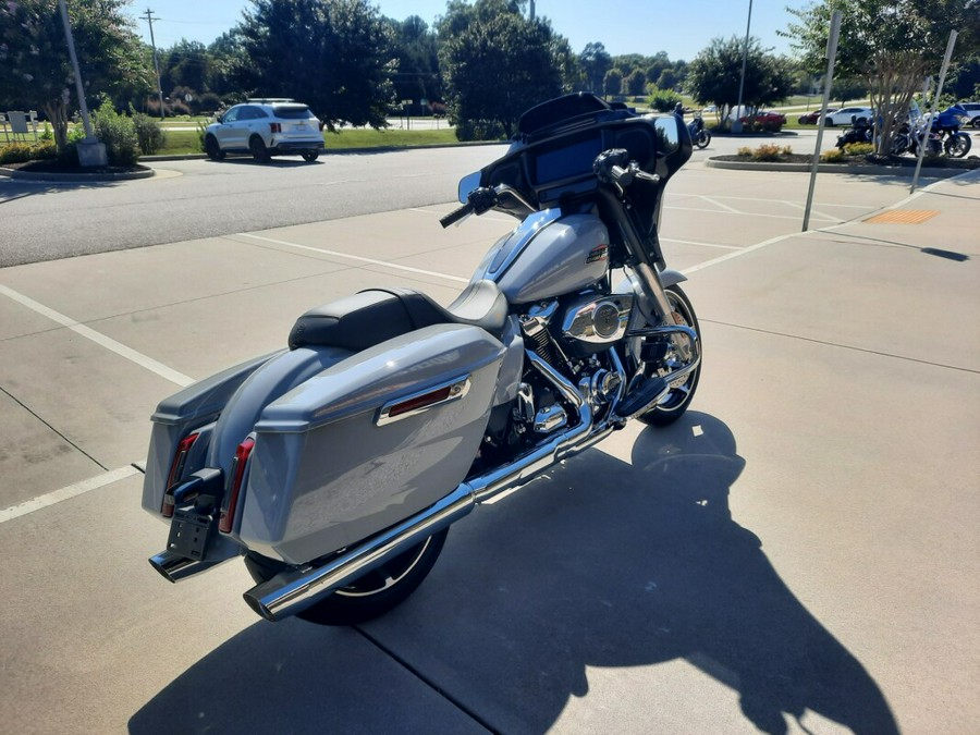2025 Harley-Davidson® Street Glide® Billiard Gray