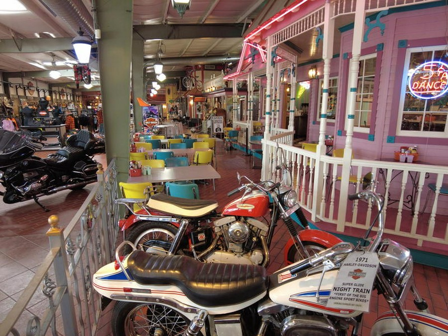 2025 Harley-Davidson® FLHC - Heritage Classic