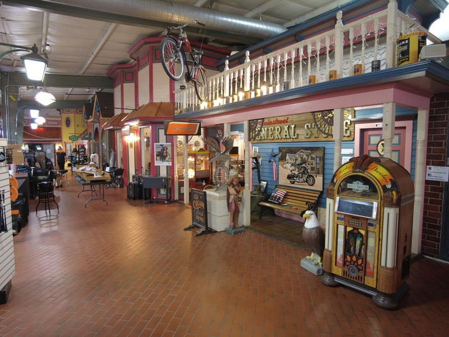 2025 Harley-Davidson® FLHC - Heritage Classic