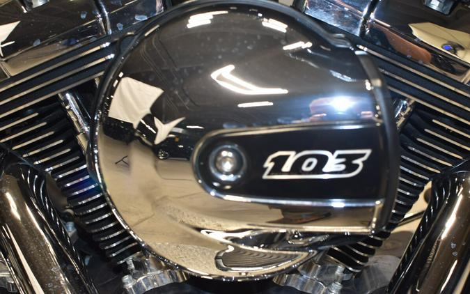 2016 Harley-Davidson Softail Deluxe Vivid Black