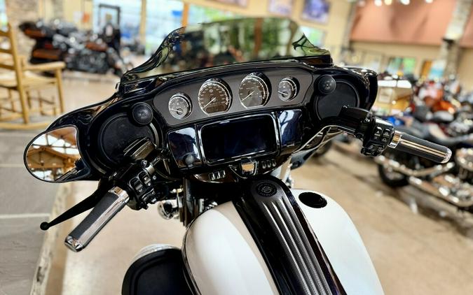 2016 FLHXSE - CVO Street Glide