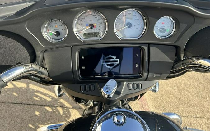 2022 Harley-Davidson FLHX - Street Glide