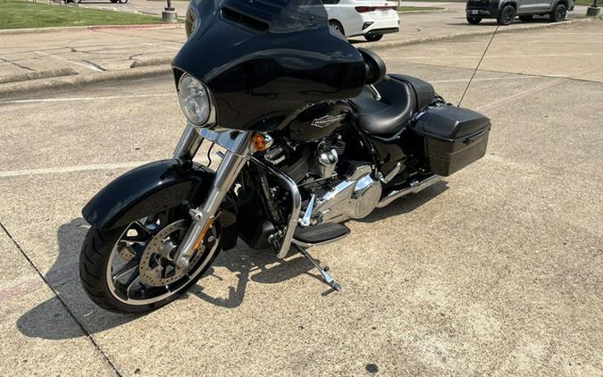 2022 Harley-Davidson FLHX - Street Glide