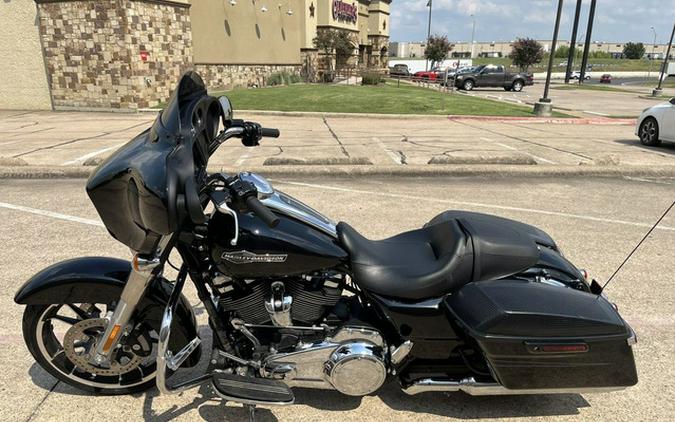 2022 Harley-Davidson FLHX - Street Glide
