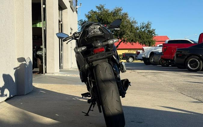 2023 Kawasaki Ninja 650 Pearl Robotic White/Metallic Matte Gray Metallic Matte Graphenesteel GrayEbony