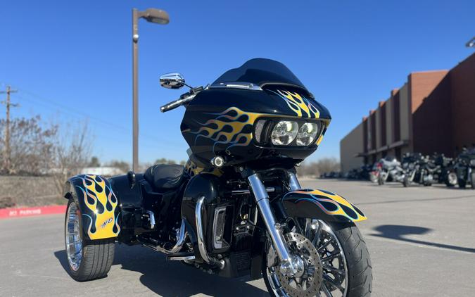 2024 Harley-Davidson® FLTRT Road Glide® 3 Vivid Black/Custom Flames