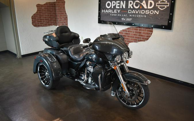 2025 Harley-Davidson® Tri Glide® Ultra Iron Horse Metallic