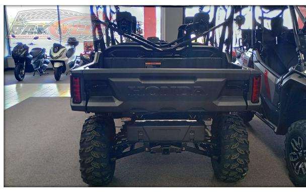2025 Honda Pioneer 1000-6 Deluxe Crew