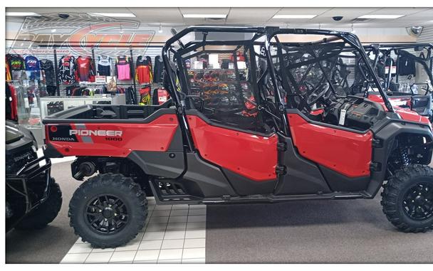 2025 Honda Pioneer 1000-6 Deluxe Crew