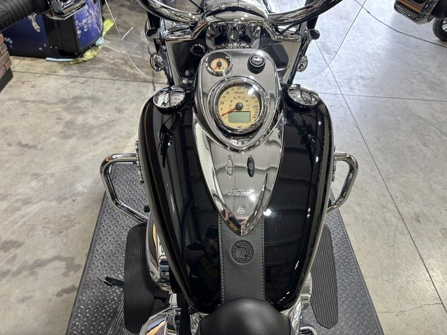 2024 Indian Motorcycle® Springfield® Black Metallic/Titanium Metallic