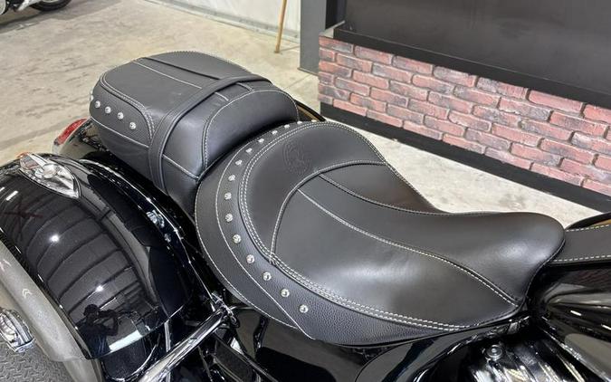 2024 Indian Motorcycle® Springfield® Black Metallic/Titanium Metallic