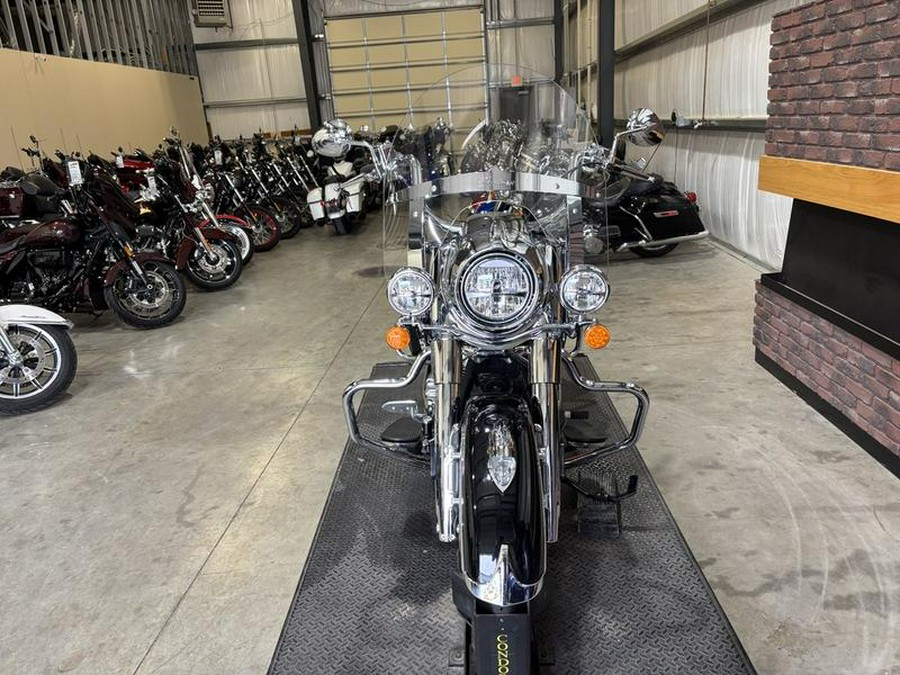 2024 Indian Motorcycle® Springfield® Black Metallic/Titanium Metallic