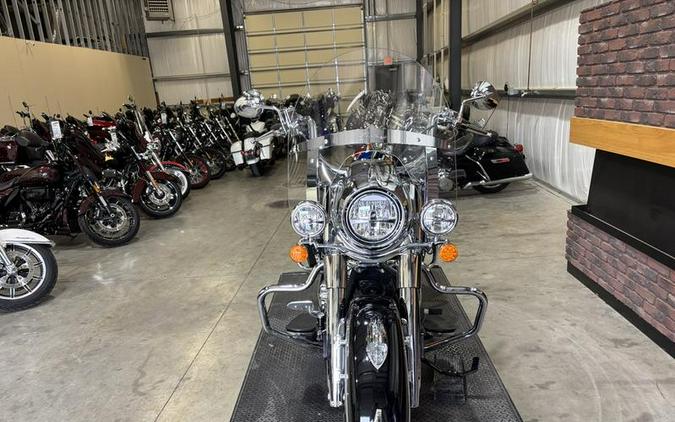 2024 Indian Motorcycle® Springfield® Black Metallic/Titanium Metallic