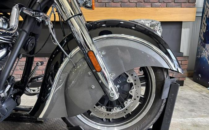 2024 Indian Motorcycle® Springfield® Black Metallic/Titanium Metallic