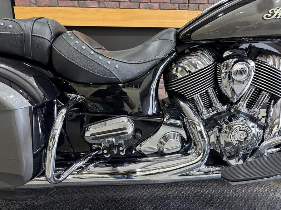 2024 Indian Motorcycle® Springfield® Black Metallic/Titanium Metallic