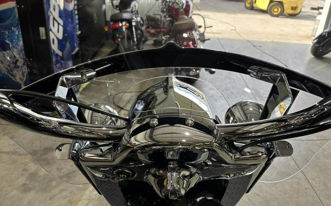 2024 Indian Motorcycle® Springfield® Black Metallic/Titanium Metallic