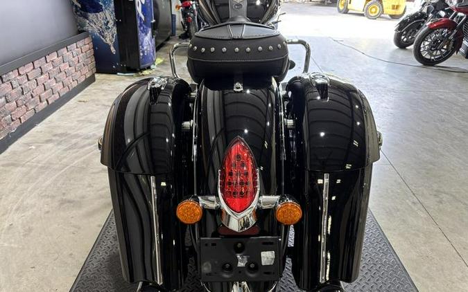 2024 Indian Motorcycle® Springfield® Black Metallic/Titanium Metallic