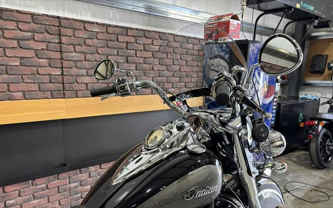 2024 Indian Motorcycle® Springfield® Black Metallic/Titanium Metallic