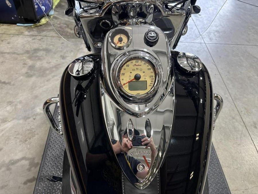 2024 Indian Motorcycle® Springfield® Black Metallic/Titanium Metallic