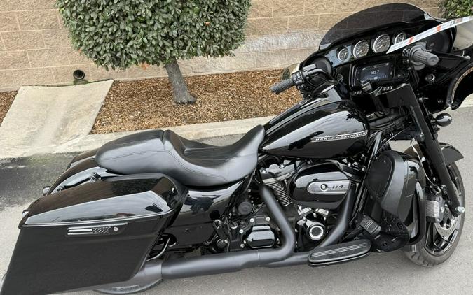FLHXS 2019 Street Glide® Special