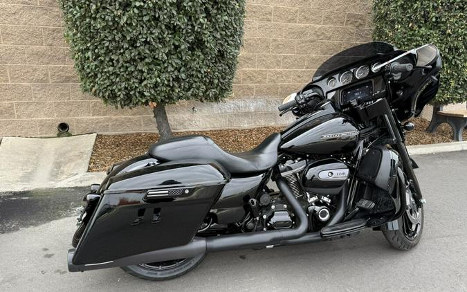 FLHXS 2019 Street Glide® Special