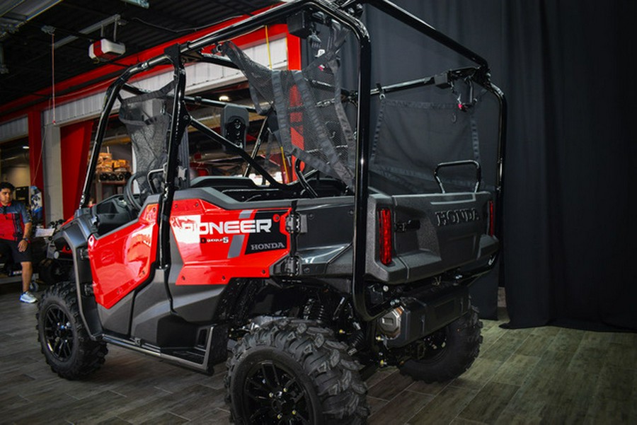 2024 Honda Pioneer 1000-5 Deluxe