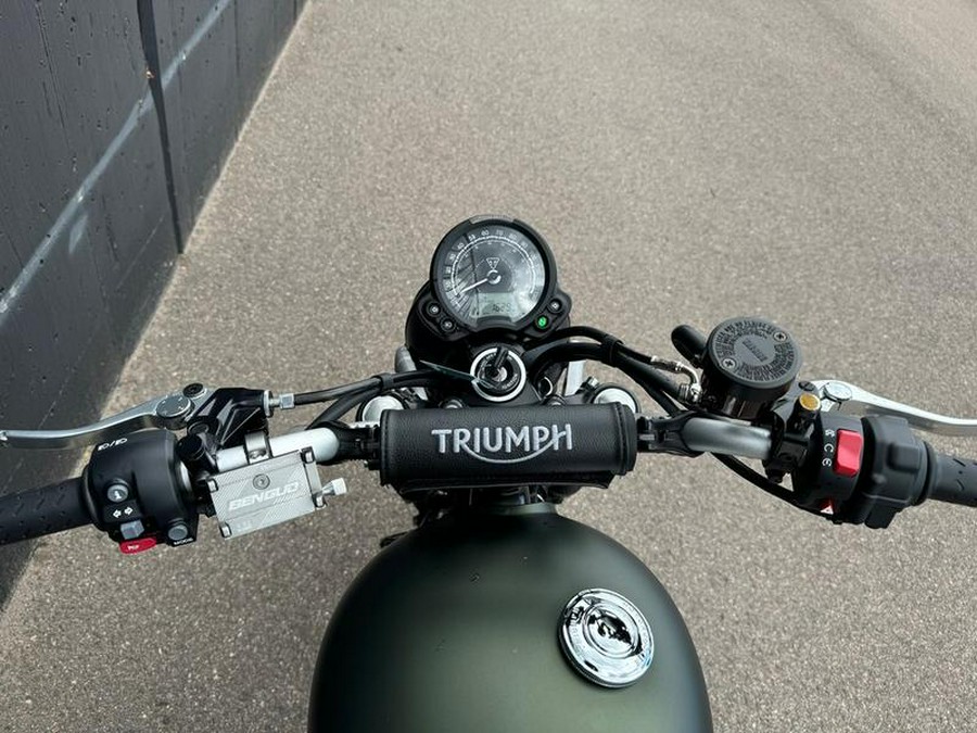 2022 Triumph Street Scrambler Matt Khaki Matt Ironstone