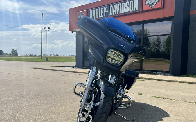 2026 Harley-Davidson® Street Glide® Midnight Ember Chrome Trim