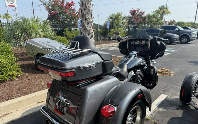 2021 Harley-Davidson Trike FLHTCUTG - Tri Glide Ultra