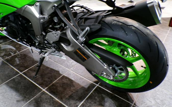 2024 Kawasaki Ninja® ZX™-6R 40th Anniversary Edition ABS