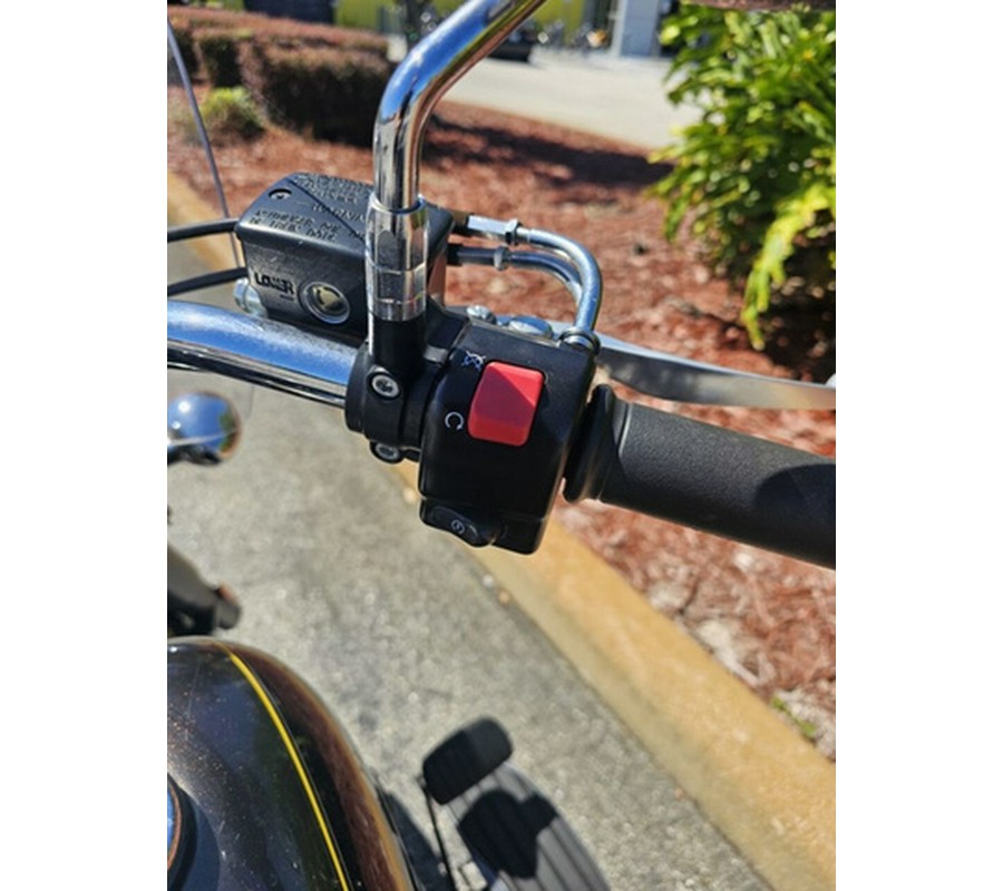 2023 Kawasaki Vulcan 900 Classic