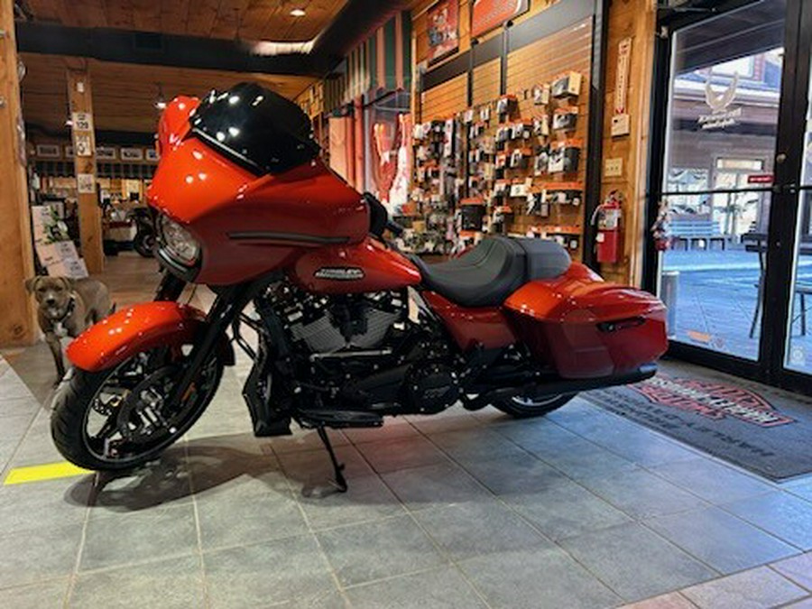 2024 Harley-Davidson Street Glide® Whiskey Fire - Black Finish