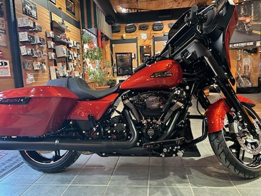 2024 Harley-Davidson Street Glide® Whiskey Fire - Black Finish