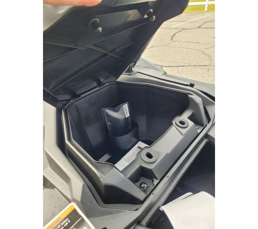 2026 Can-Am Commander XT 1000R