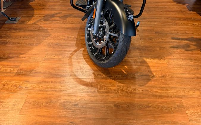 2026 Indian Motorcycle Chieftain® Dark Horse® with PowerBand Audio Package