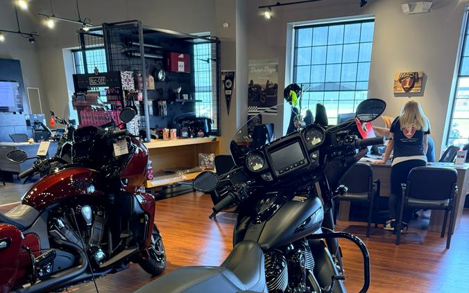 2026 Indian Motorcycle Chieftain® Dark Horse® with PowerBand Audio Package