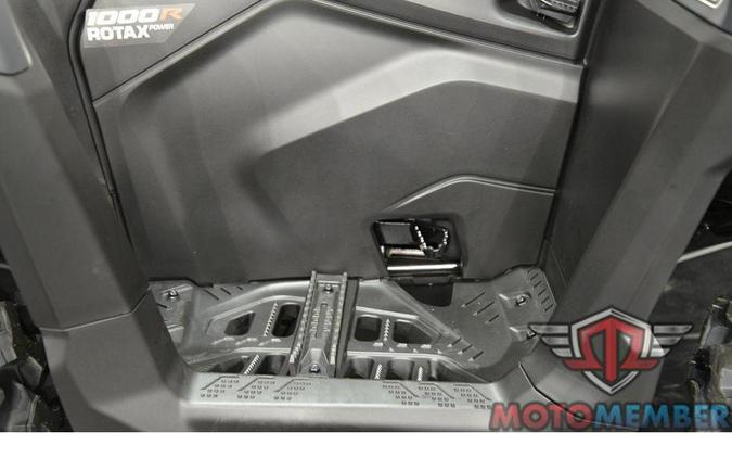 2026 Can-Am Outlander XT-P 1000R Mineral Grey & Orange Crush
