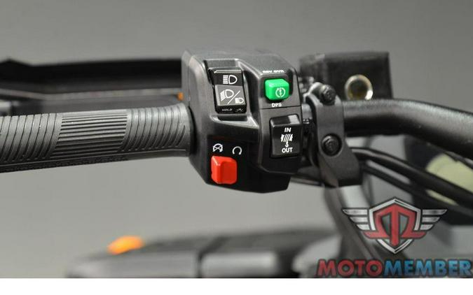 2026 Can-Am Outlander XT-P 1000R Mineral Grey & Orange Crush