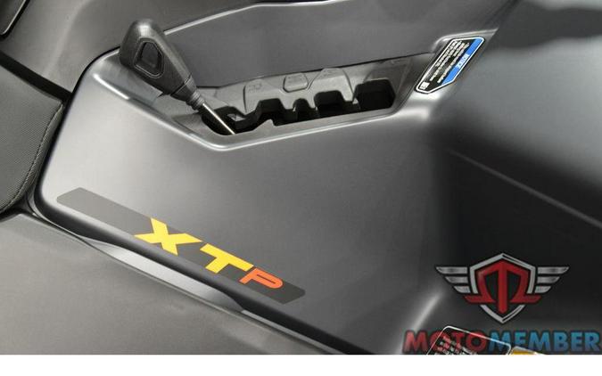 2026 Can-Am Outlander XT-P 1000R Mineral Grey & Orange Crush