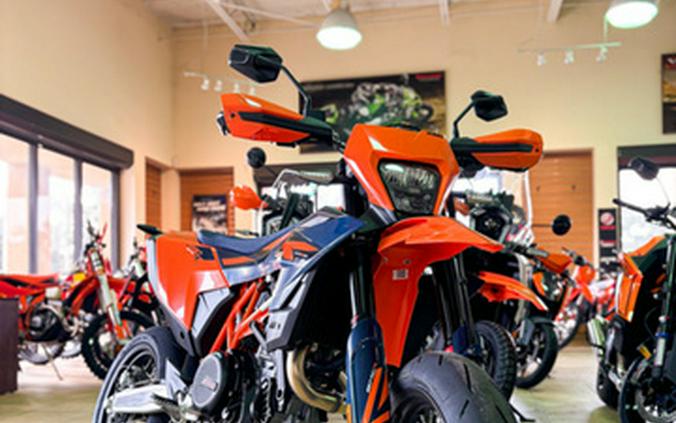 2026 KTM SMC 690 R